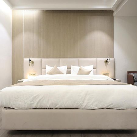Hotel Swarn Towers Барелі Екстер'єр фото