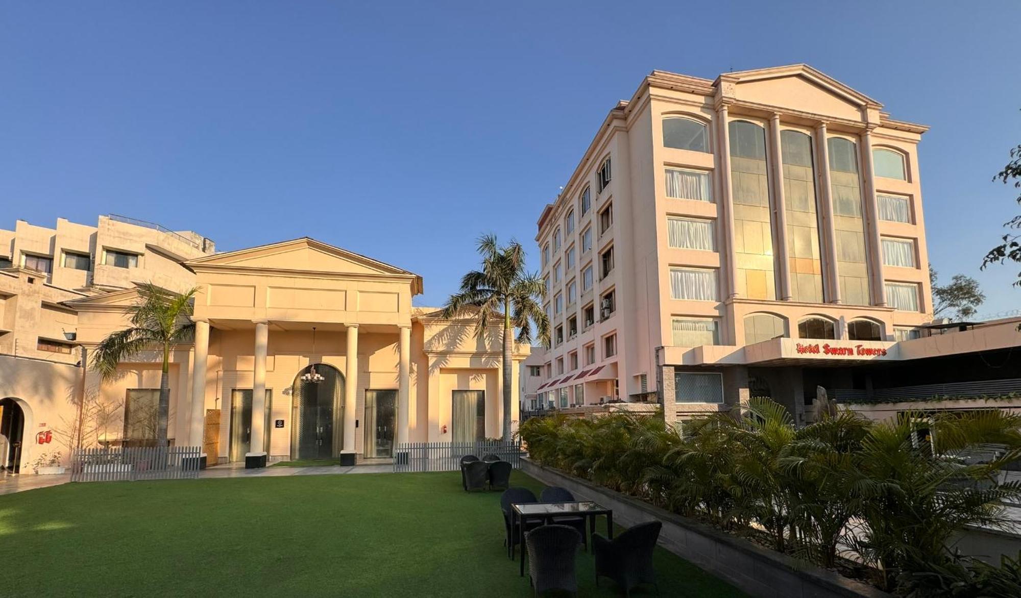 Hotel Swarn Towers Барелі Екстер'єр фото