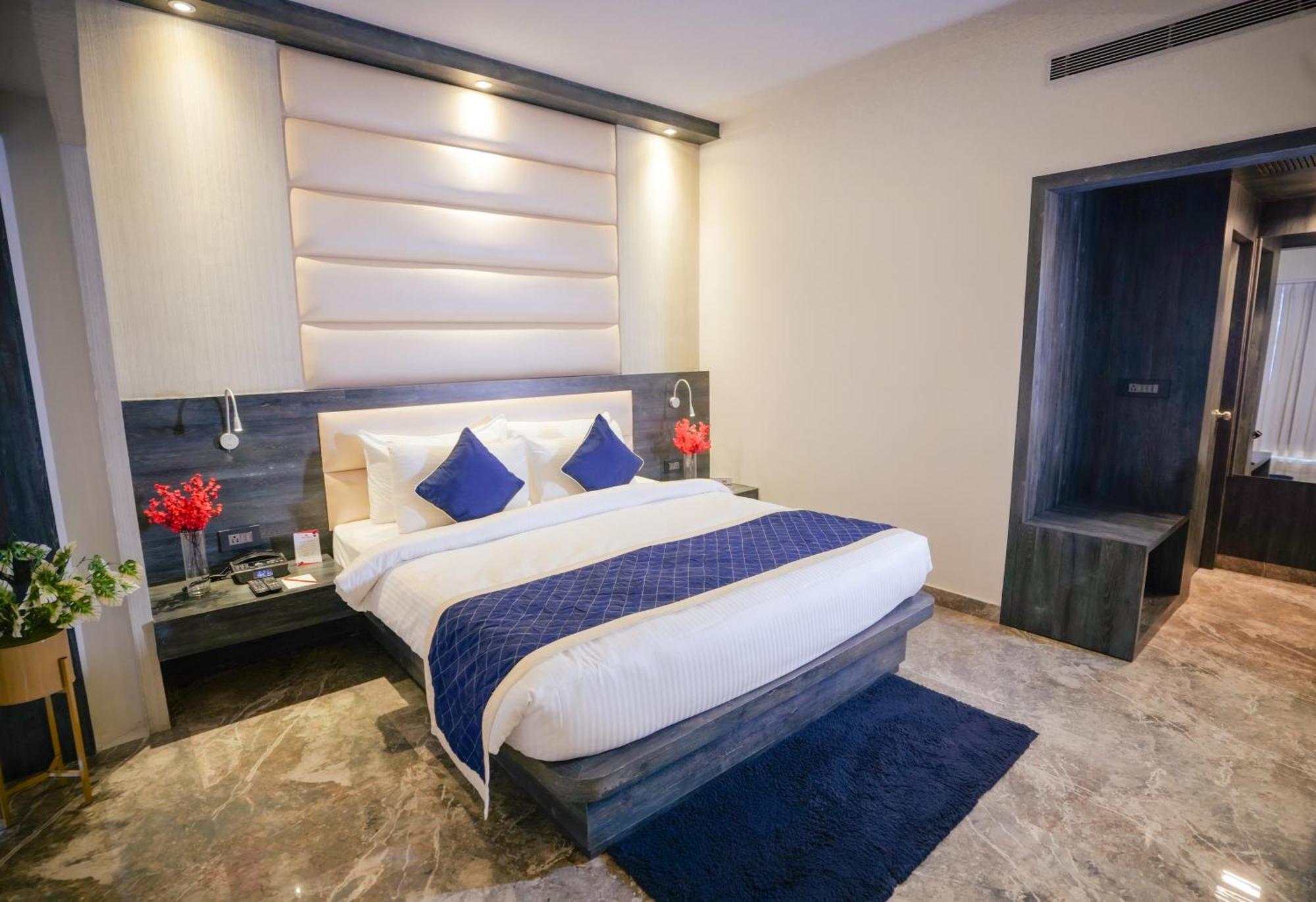 Hotel Swarn Towers Барелі Екстер'єр фото