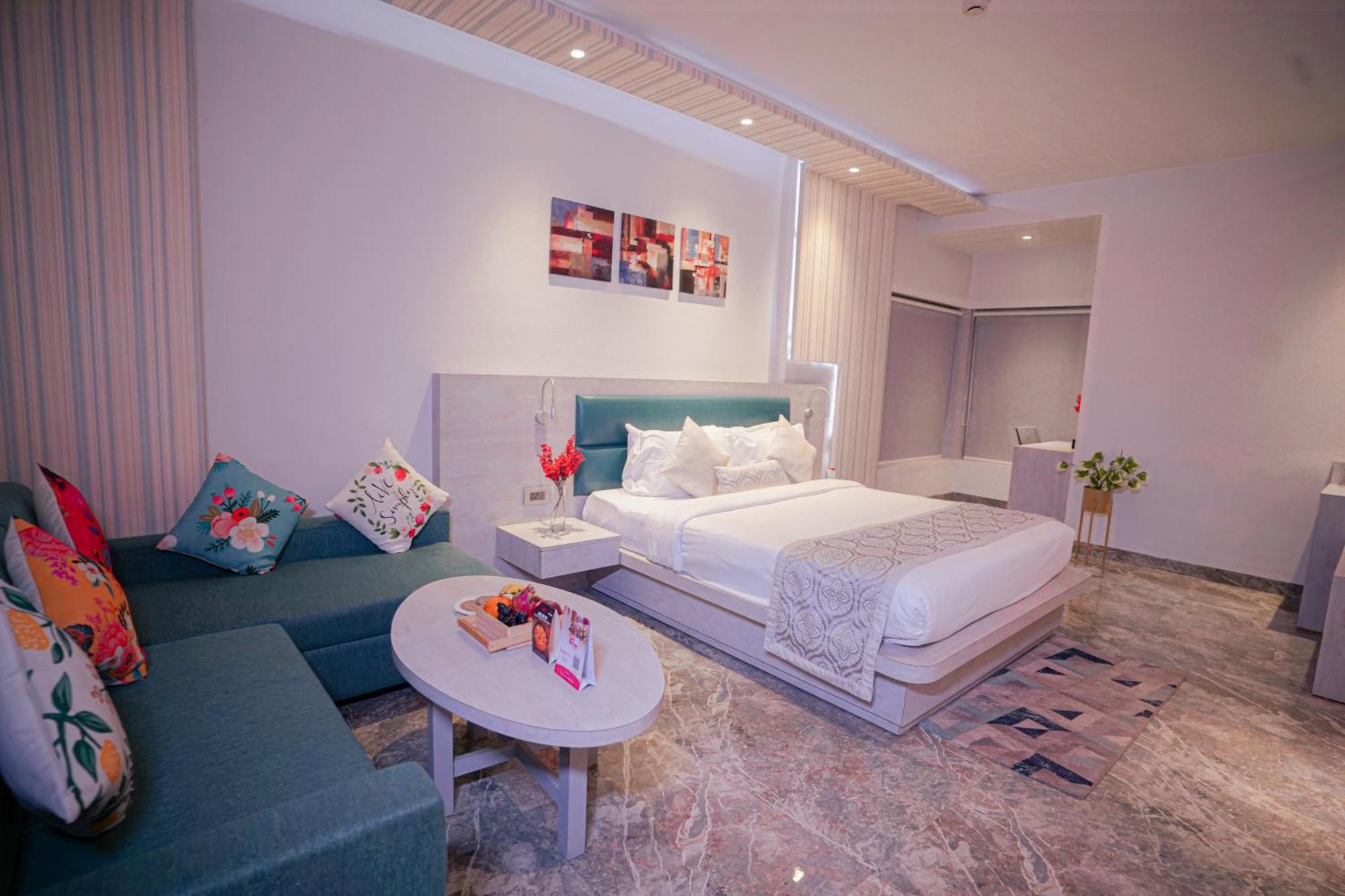 Hotel Swarn Towers Барелі Екстер'єр фото