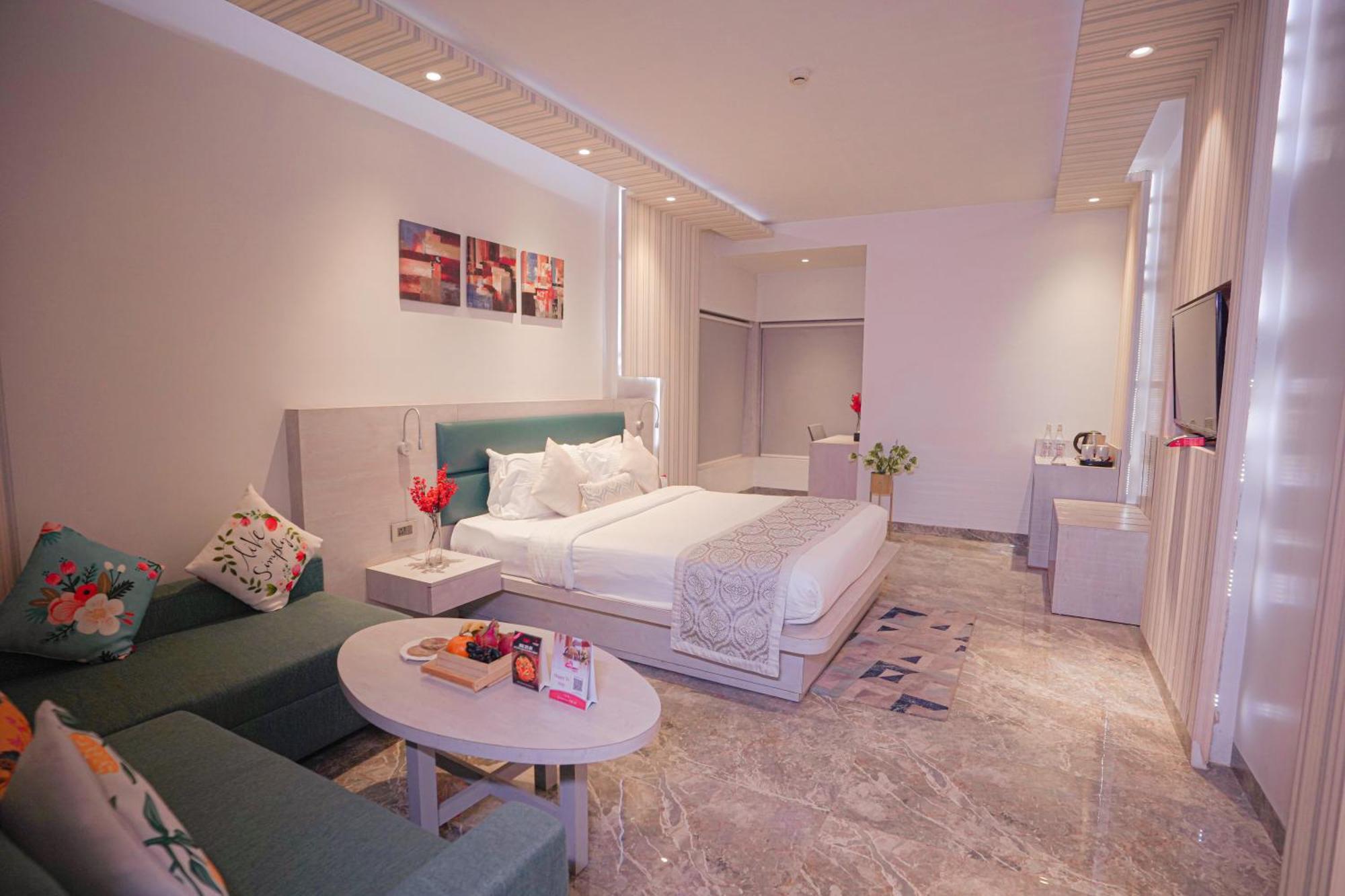 Hotel Swarn Towers Барелі Екстер'єр фото