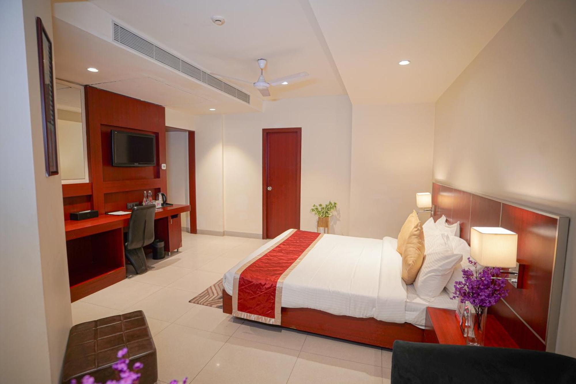 Hotel Swarn Towers Барелі Екстер'єр фото